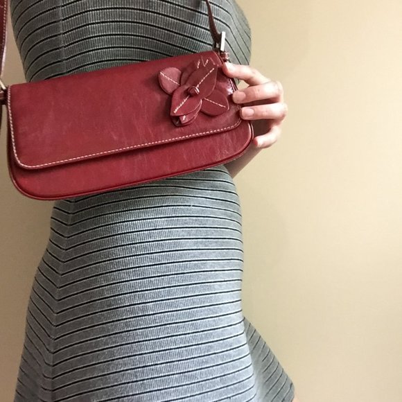 thrifted red vintage inspired purse - Picture 2 of 4